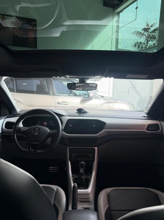VOLKSWAGEN T-Cross - Foto