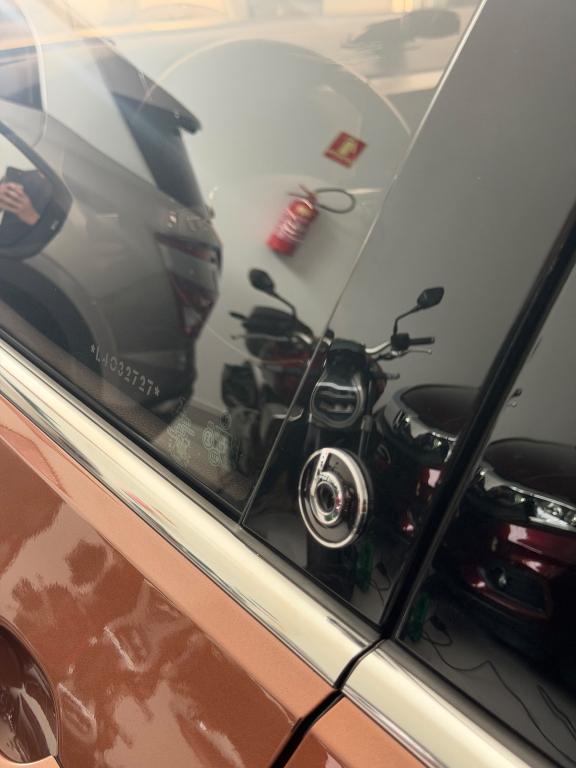 VOLKSWAGEN T-Cross - Foto