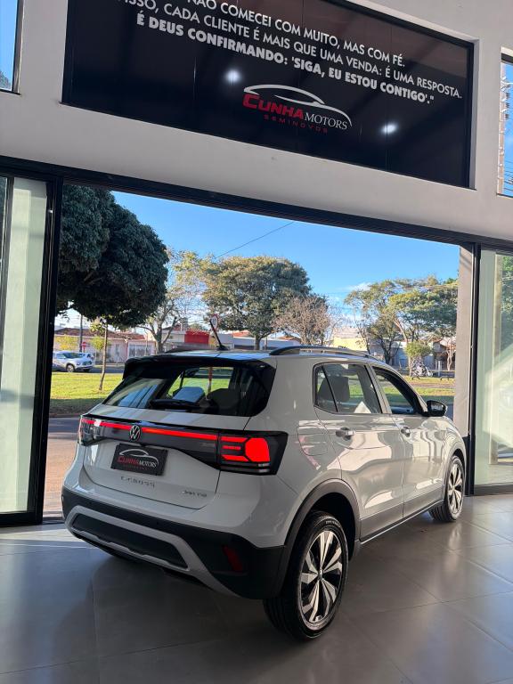 VOLKSWAGEN T-Cross - Foto