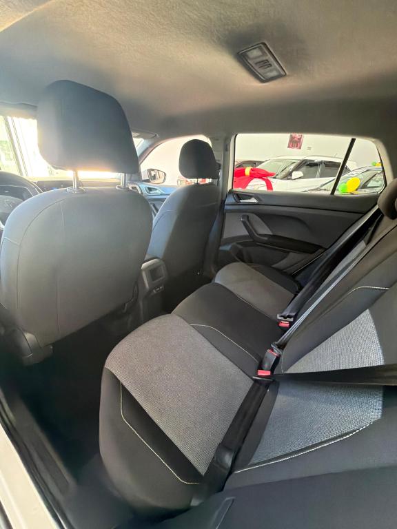 VOLKSWAGEN T-Cross - Foto