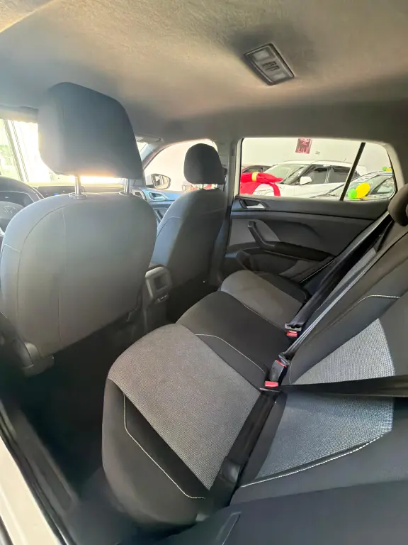 VOLKSWAGEN T-Cross - Foto