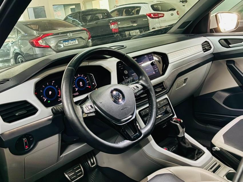 VOLKSWAGEN T-Cross - Foto