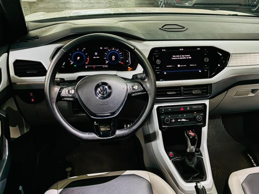 VOLKSWAGEN T-Cross - Foto