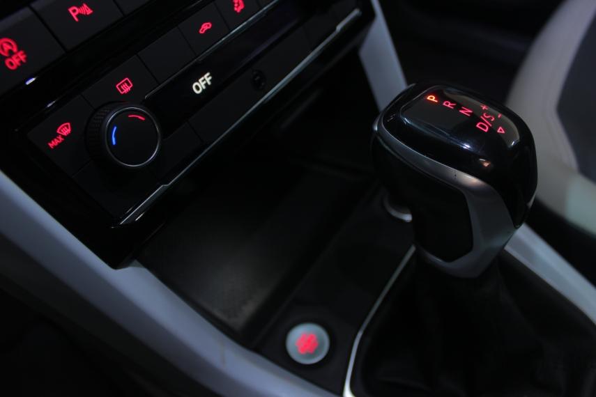 VOLKSWAGEN T-Cross - Foto