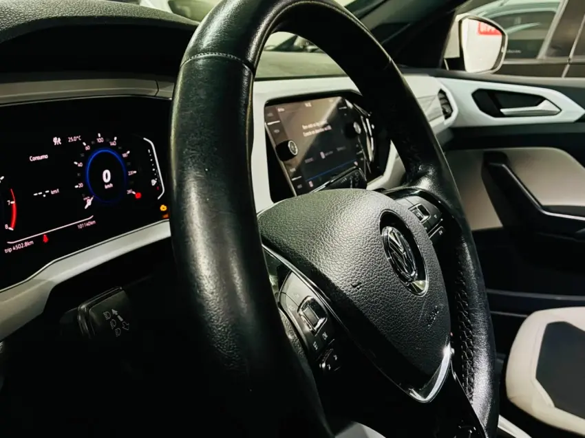 VOLKSWAGEN T-Cross - Foto
