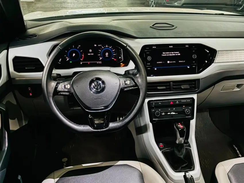 VOLKSWAGEN T-Cross - Foto
