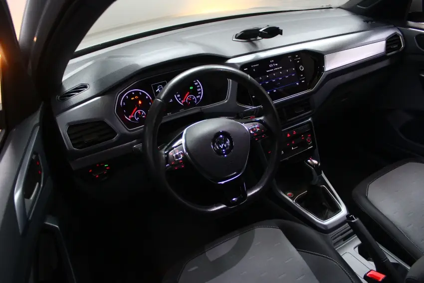 VOLKSWAGEN T-Cross - Foto