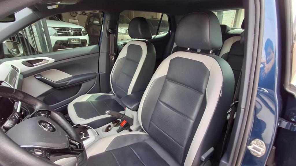 VOLKSWAGEN T-Cross - Foto