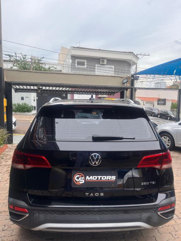 VOLKSWAGEN Taos - Foto