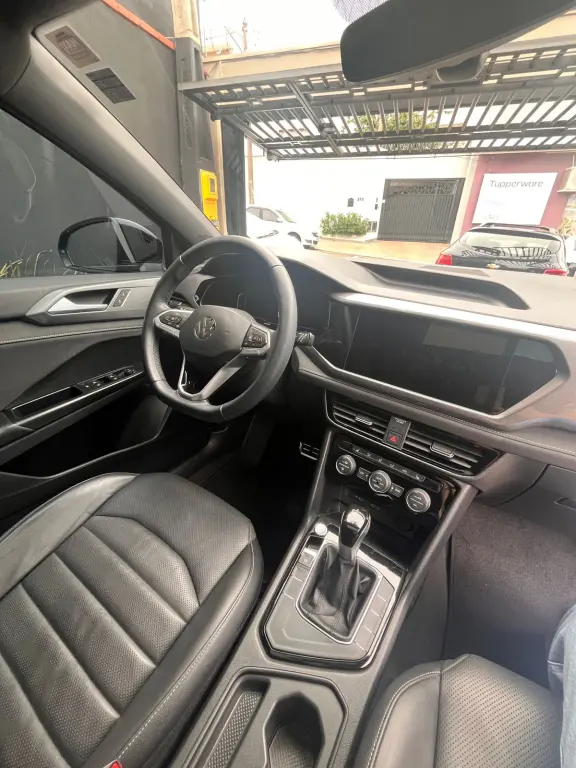 VOLKSWAGEN Taos - Foto