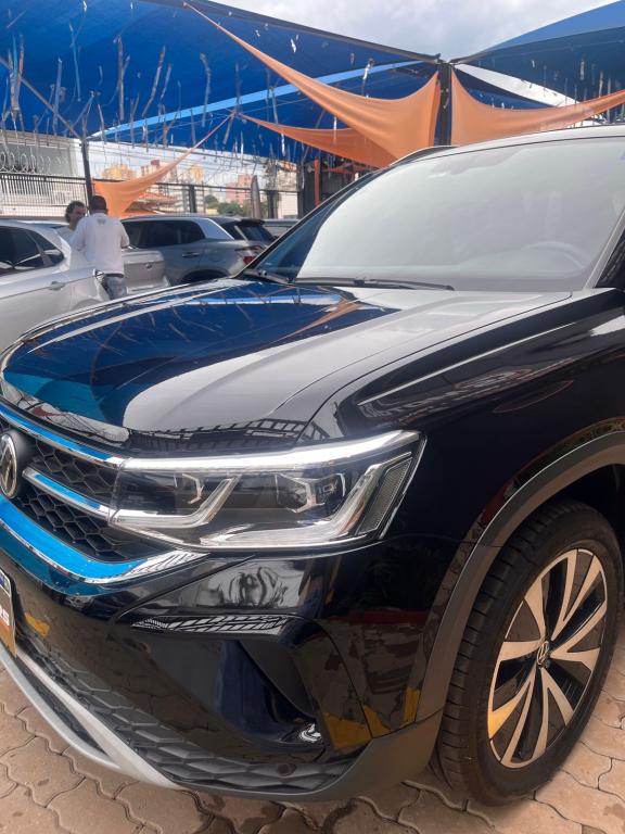 VOLKSWAGEN Taos - Foto