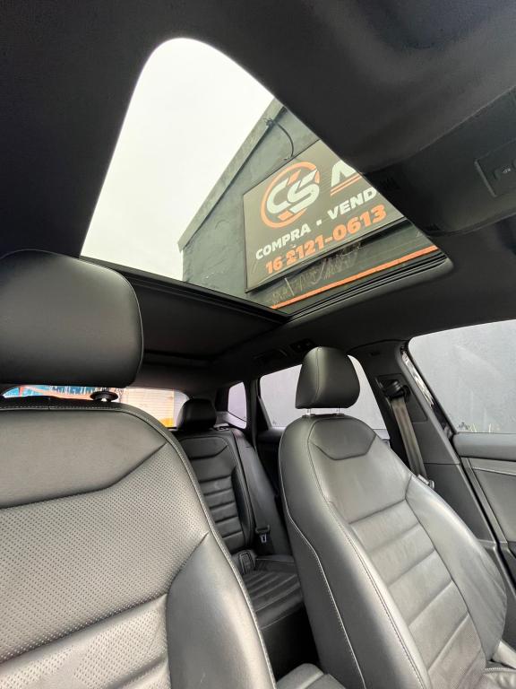 VOLKSWAGEN Taos - Foto