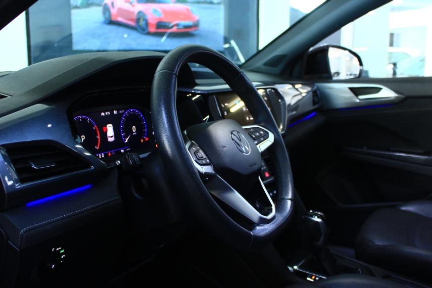 VOLKSWAGEN Taos - Foto