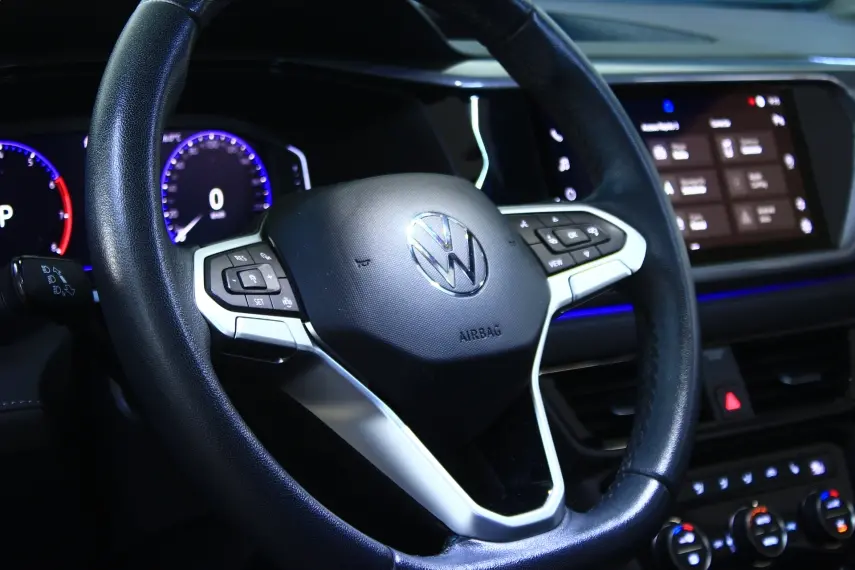 VOLKSWAGEN Taos - Foto