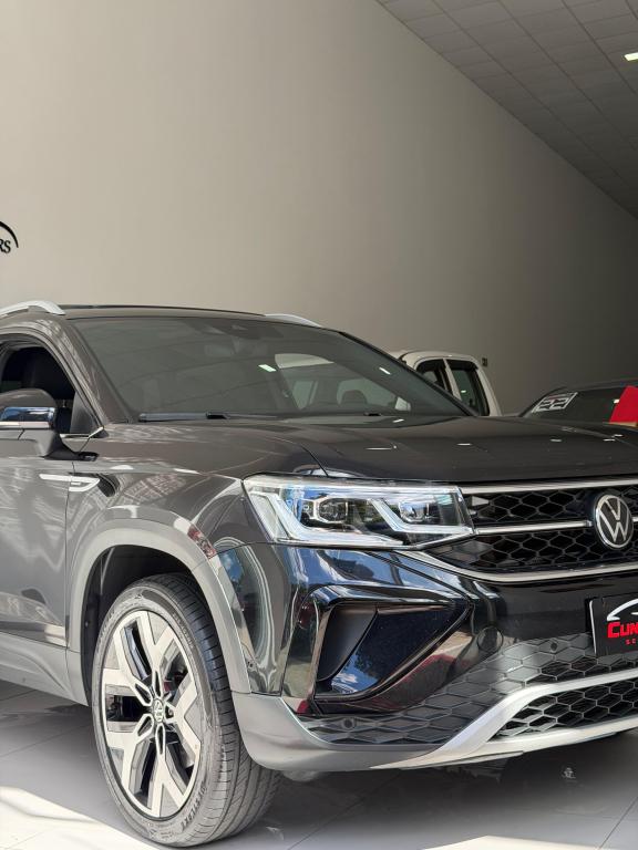 VOLKSWAGEN Taos - Foto