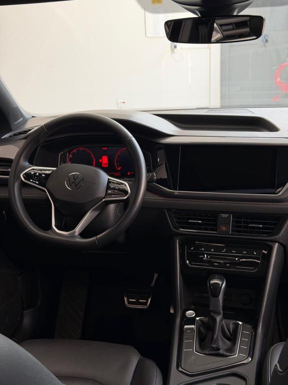 VOLKSWAGEN Taos - Foto