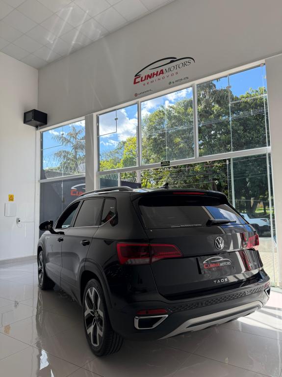 VOLKSWAGEN Taos - Foto