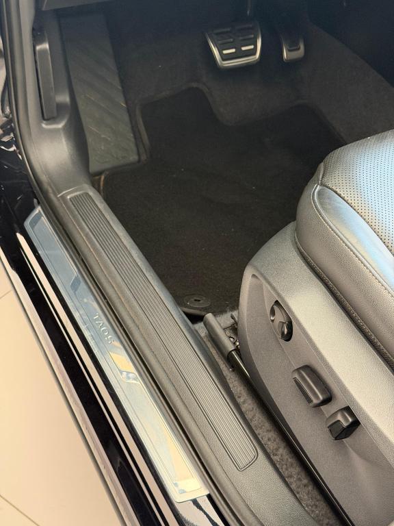 VOLKSWAGEN Taos - Foto
