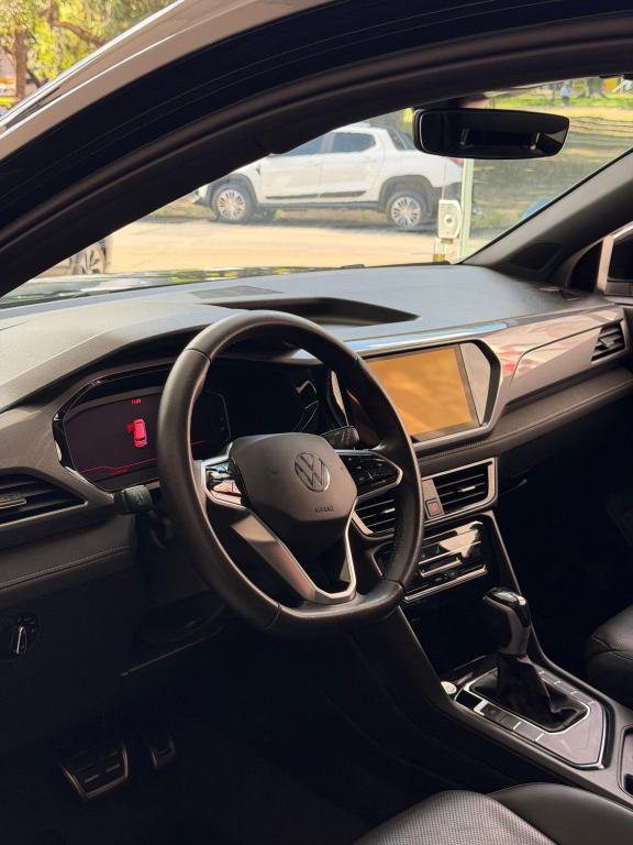 VOLKSWAGEN Taos - Foto
