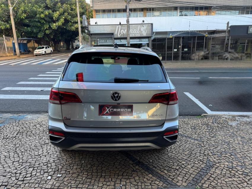 VOLKSWAGEN Taos - Foto