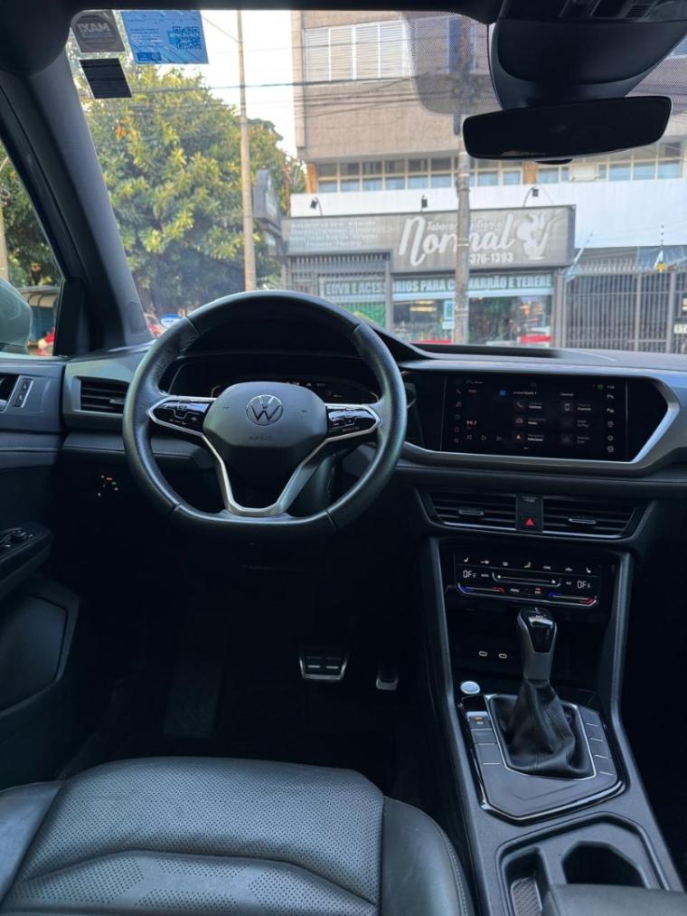 VOLKSWAGEN Taos - Foto
