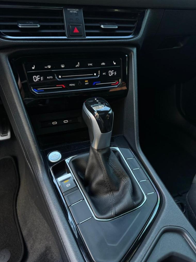 VOLKSWAGEN Taos - Foto