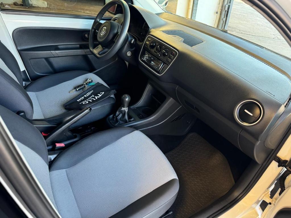 VOLKSWAGEN UP - Foto