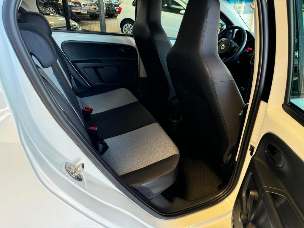 VOLKSWAGEN UP - Foto