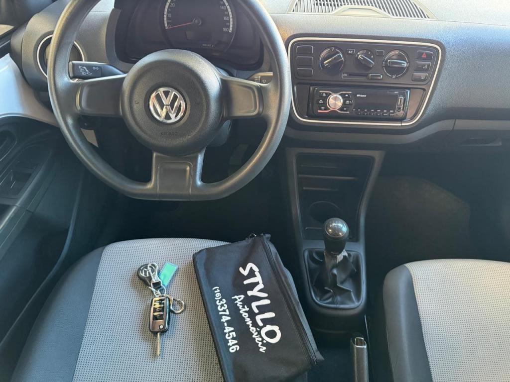 VOLKSWAGEN UP - Foto
