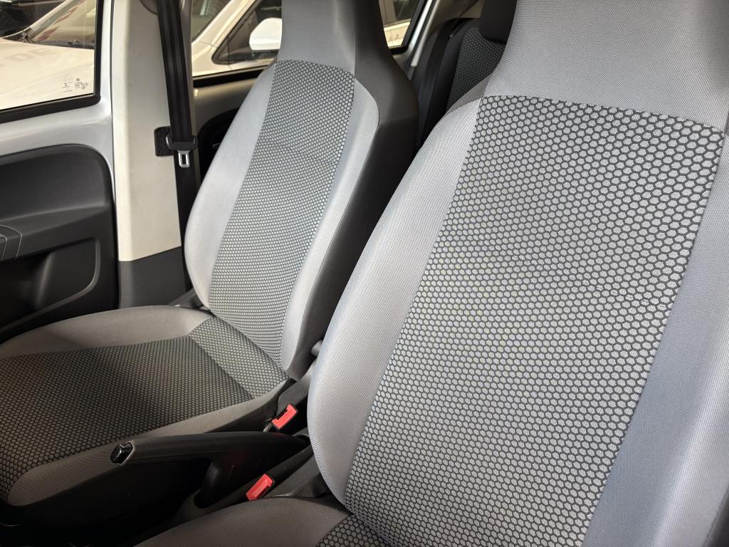 VOLKSWAGEN UP - Foto