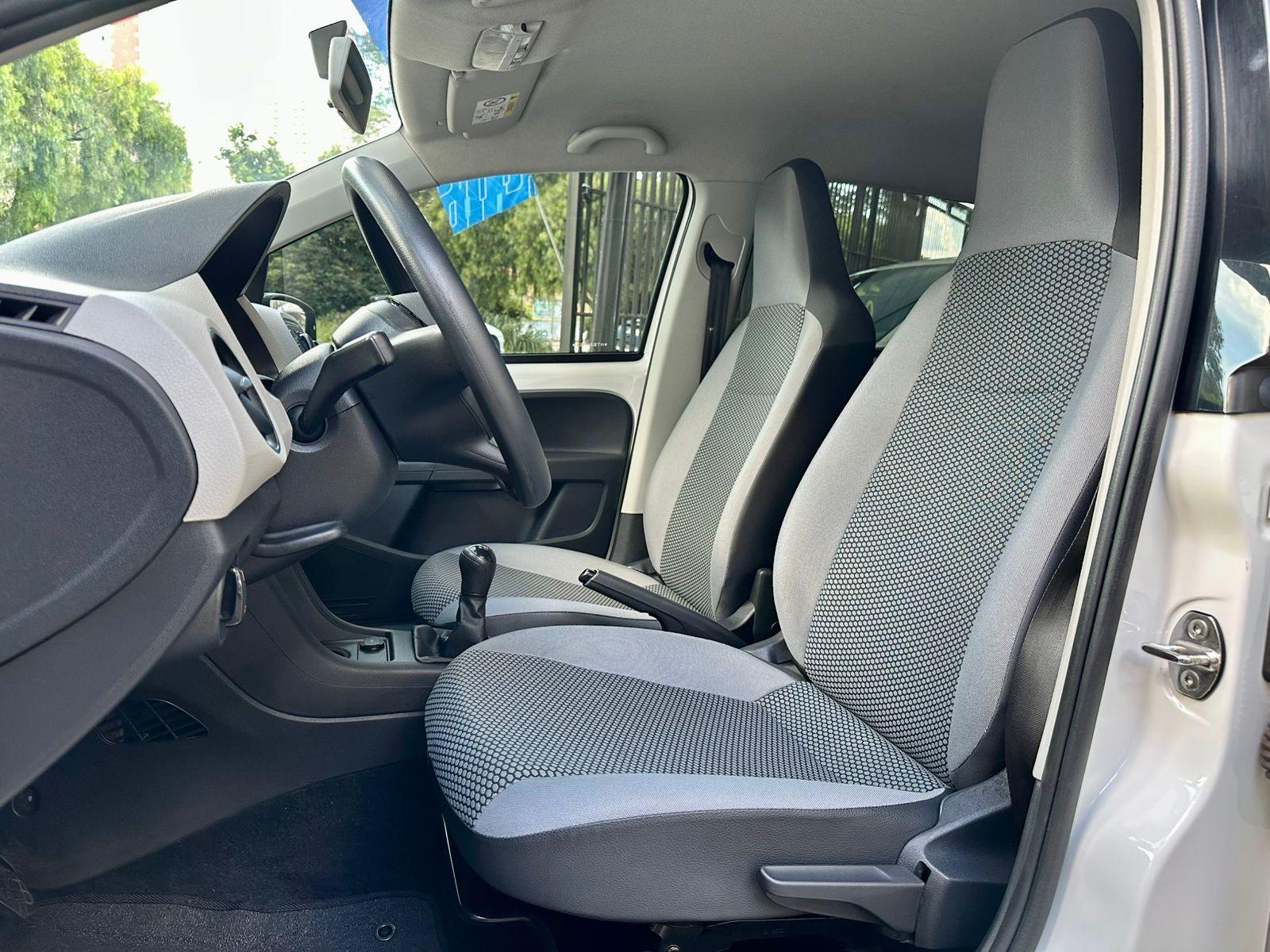 VOLKSWAGEN UP - Foto