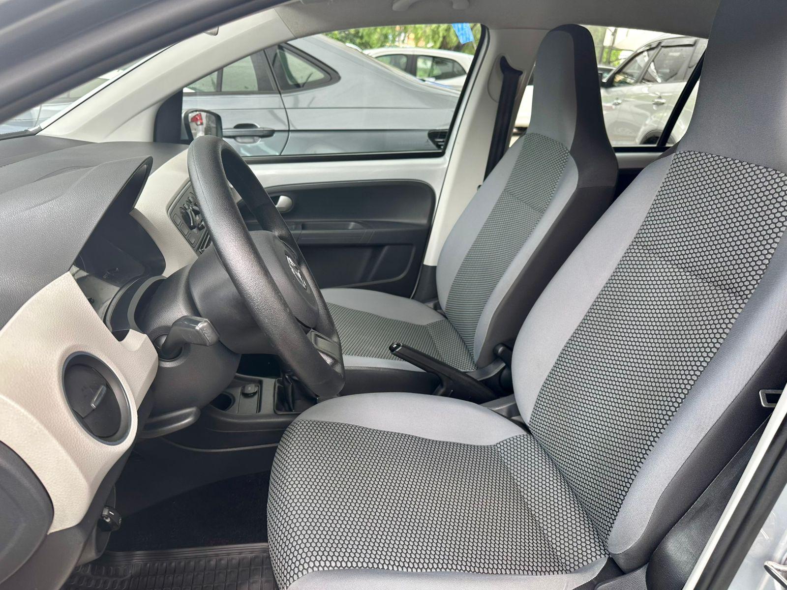 VOLKSWAGEN UP - Foto