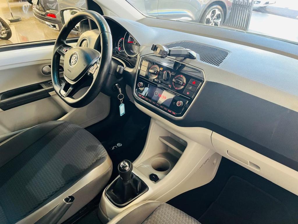 VOLKSWAGEN UP - Foto