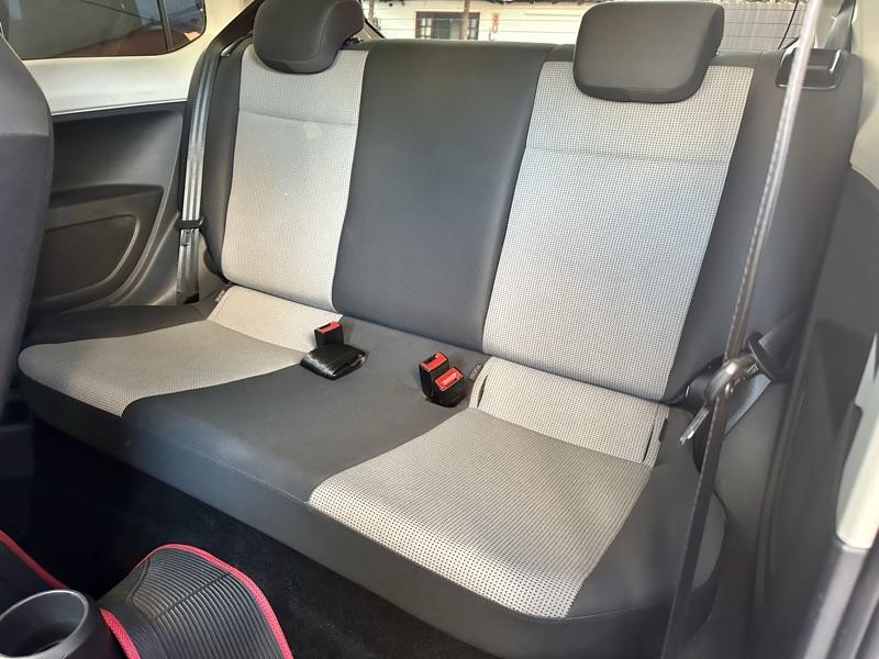 VOLKSWAGEN UP - Foto