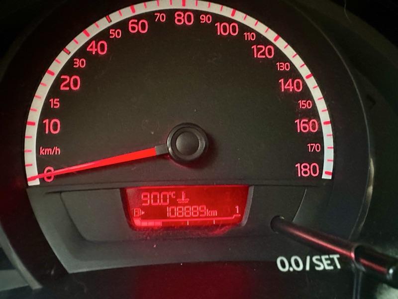 VOLKSWAGEN UP - Foto