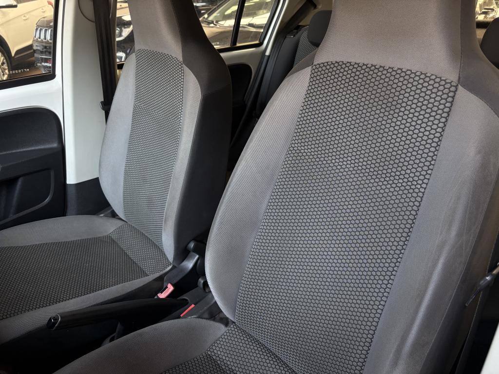 VOLKSWAGEN UP - Foto