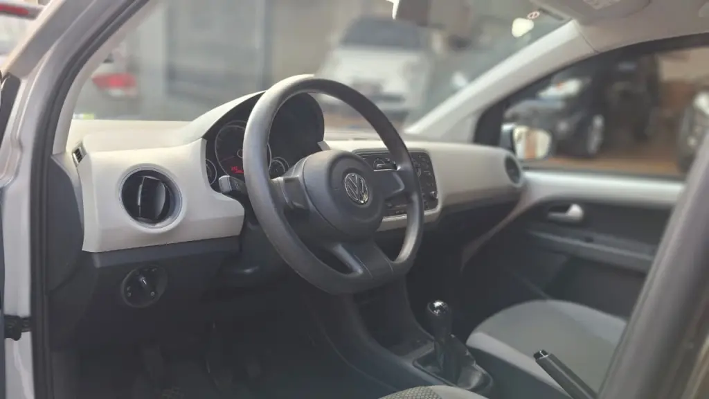 VOLKSWAGEN UP - Foto