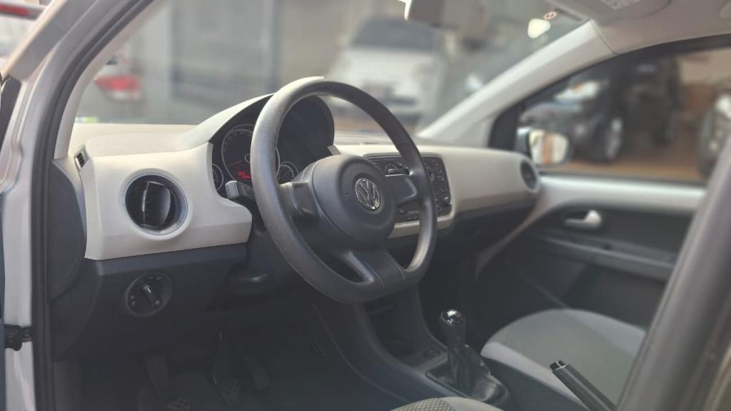 VOLKSWAGEN UP - Foto