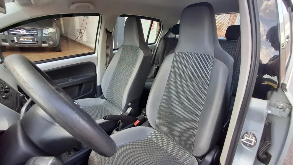 VOLKSWAGEN UP - Foto