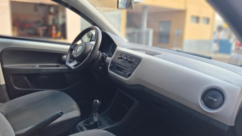 VOLKSWAGEN UP - Foto