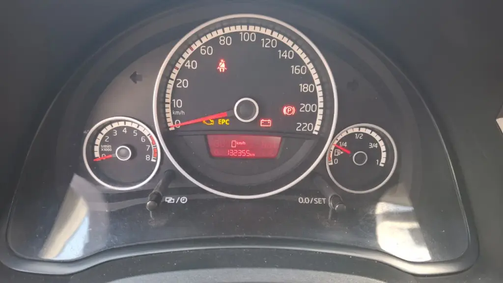 VOLKSWAGEN UP - Foto