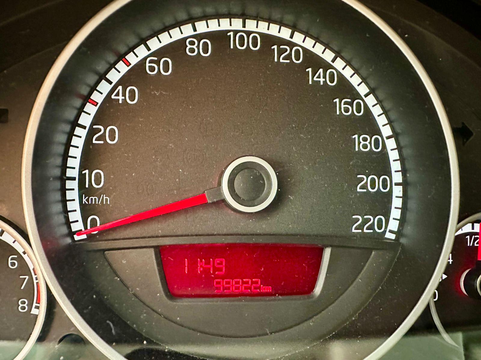 VOLKSWAGEN UP - Foto