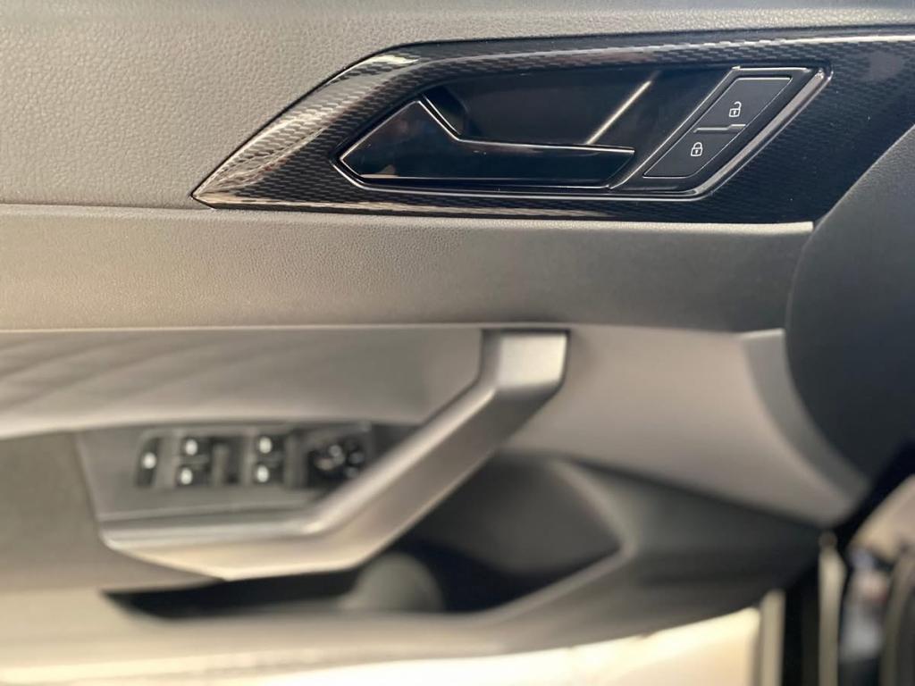 VOLKSWAGEN Virtus - Foto