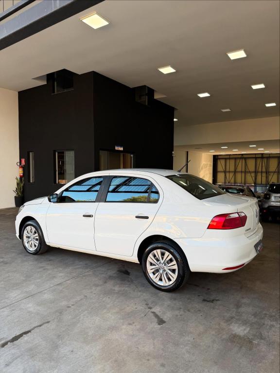 VOLKSWAGEN Voyage - Foto