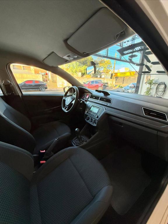 VOLKSWAGEN Voyage - Foto