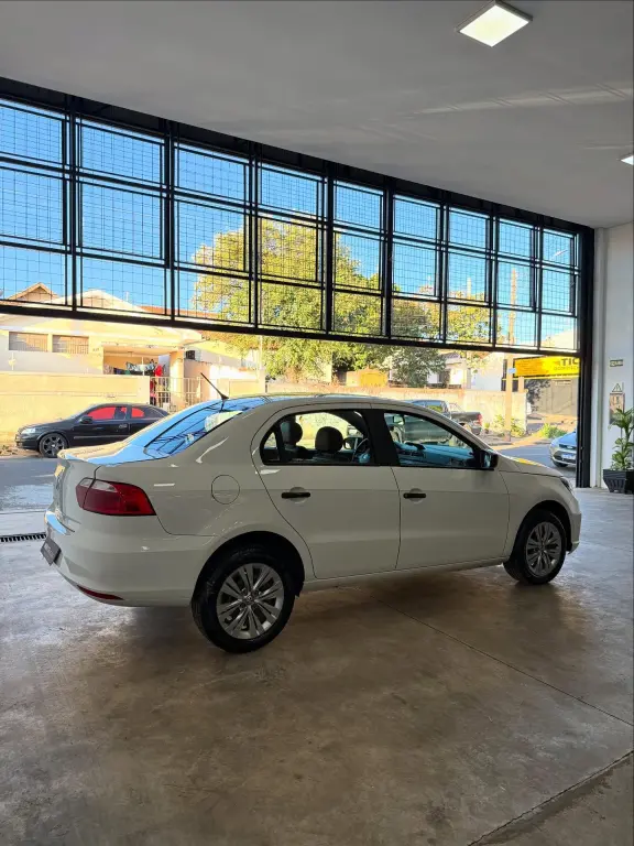 VOLKSWAGEN Voyage - Foto