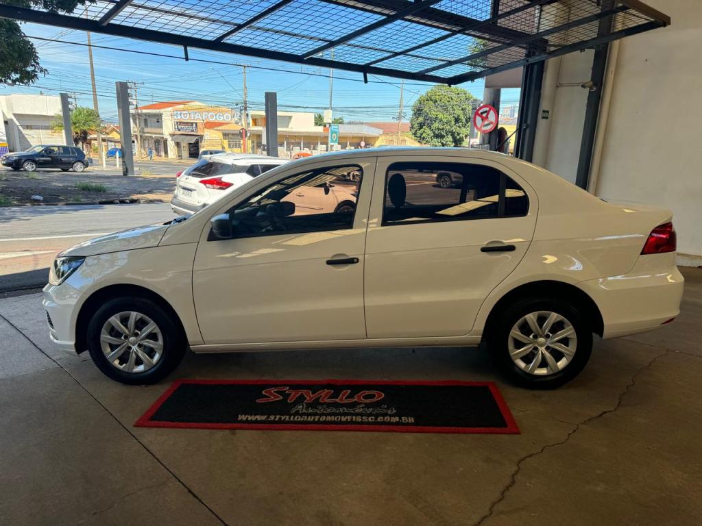 VOLKSWAGEN Voyage - Foto