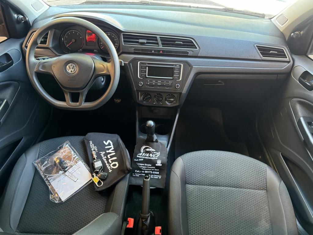 VOLKSWAGEN Voyage - Foto