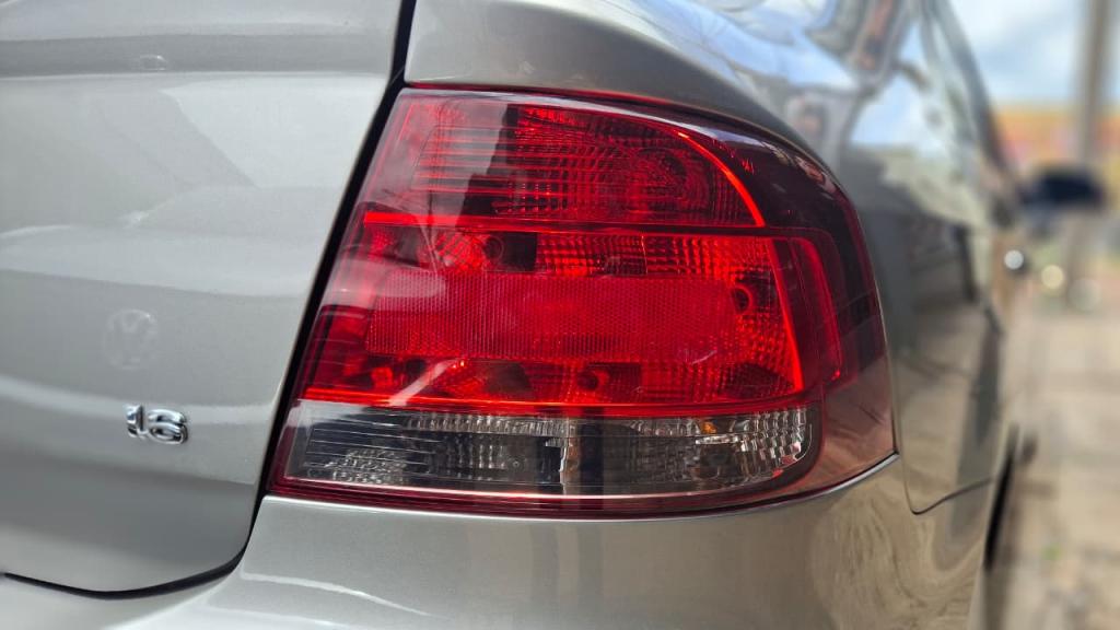 VOLKSWAGEN Voyage - Foto