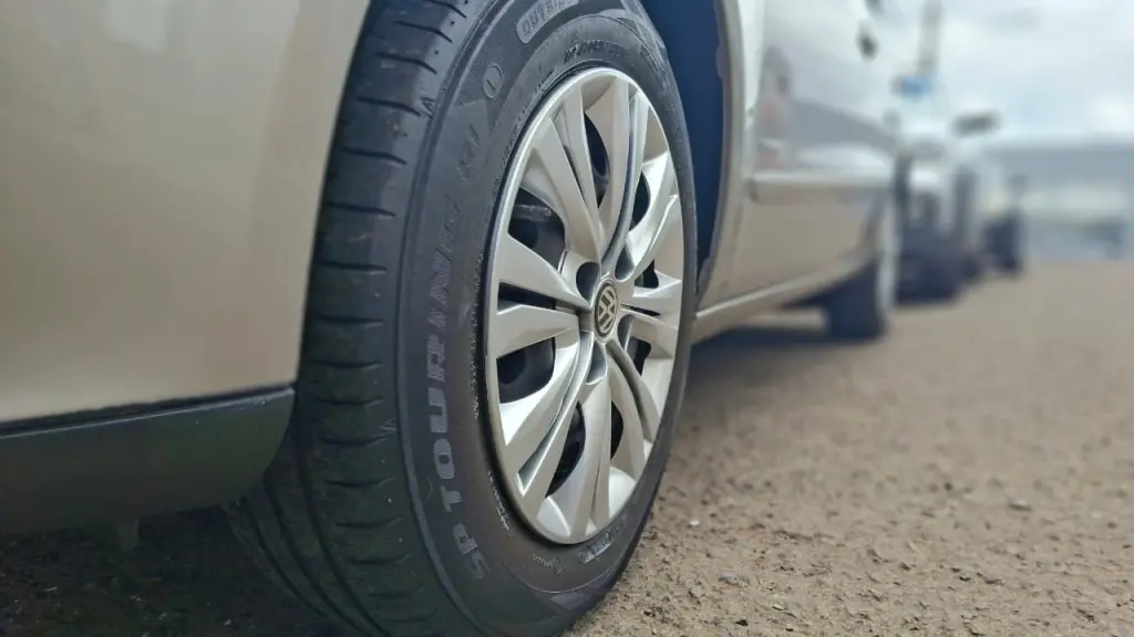 VOLKSWAGEN Voyage - Foto